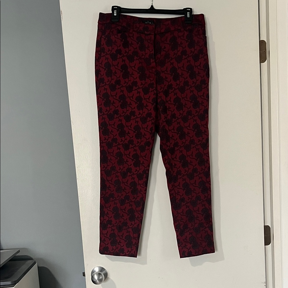 White House Black Market Red and Black Patterned Cropped Pants